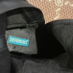 Knee high low heel leather boots, European SevenEast)Boots aren’t sold here).